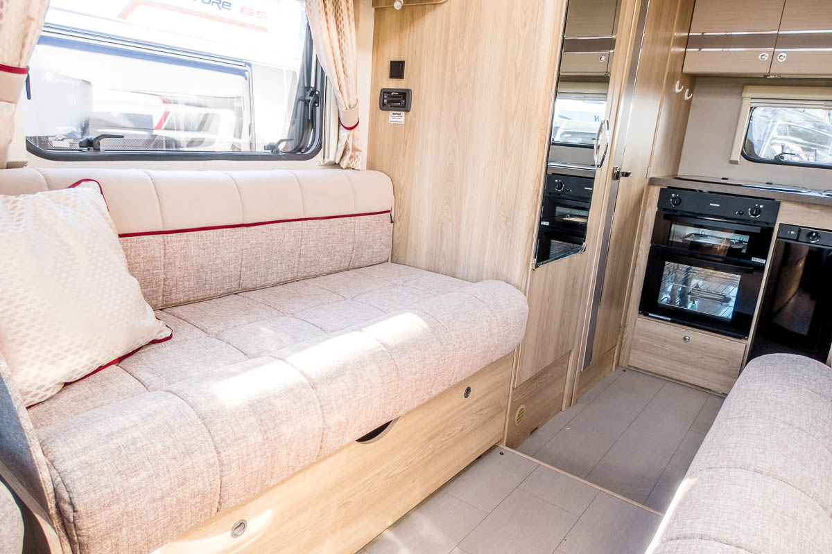 73F436 12 2019 Elddis Majestic115 PO69EHL