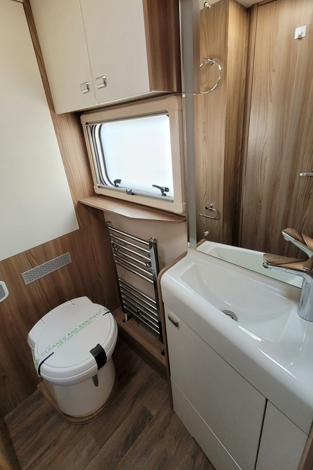 77E9E2 25 Swift KontikiSport574 DX70CPV