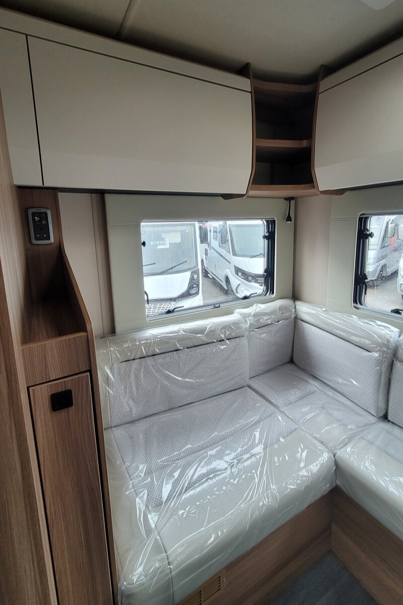 2931126 28 Autotrail Imala736 SMC16154