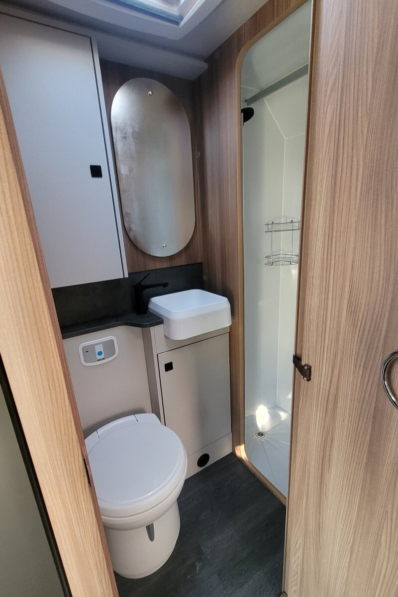 24256F2 29 Autotrail Imala615 SMB90537