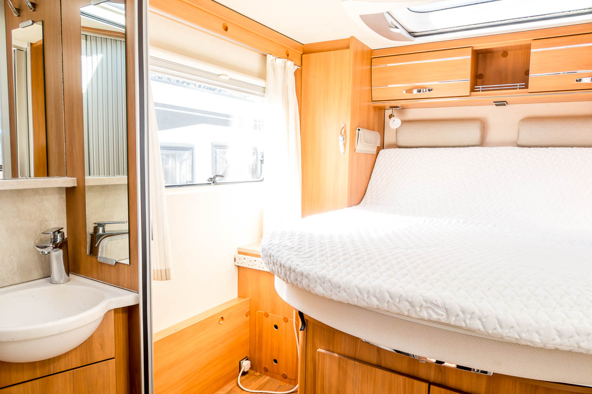 746F5A 24 2016 Hymer T698CL WX66AYT