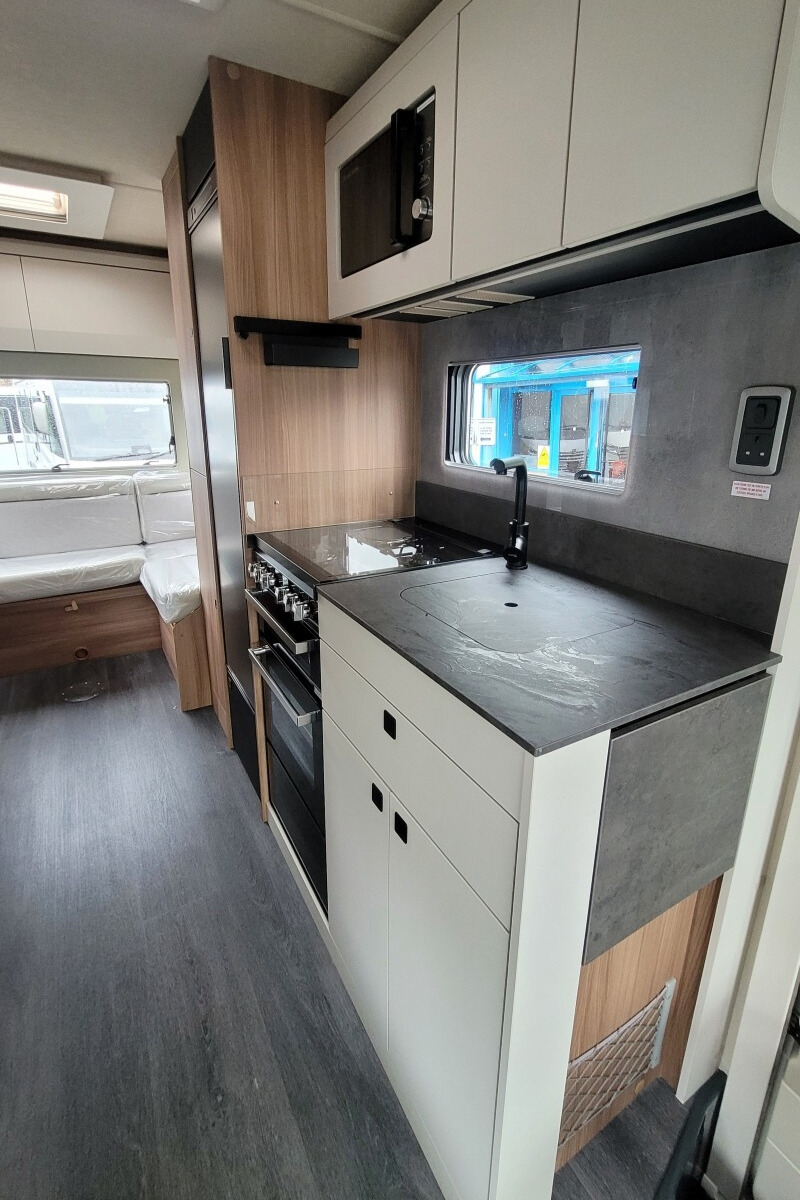 2931126 18 Autotrail Imala736 SMC16154