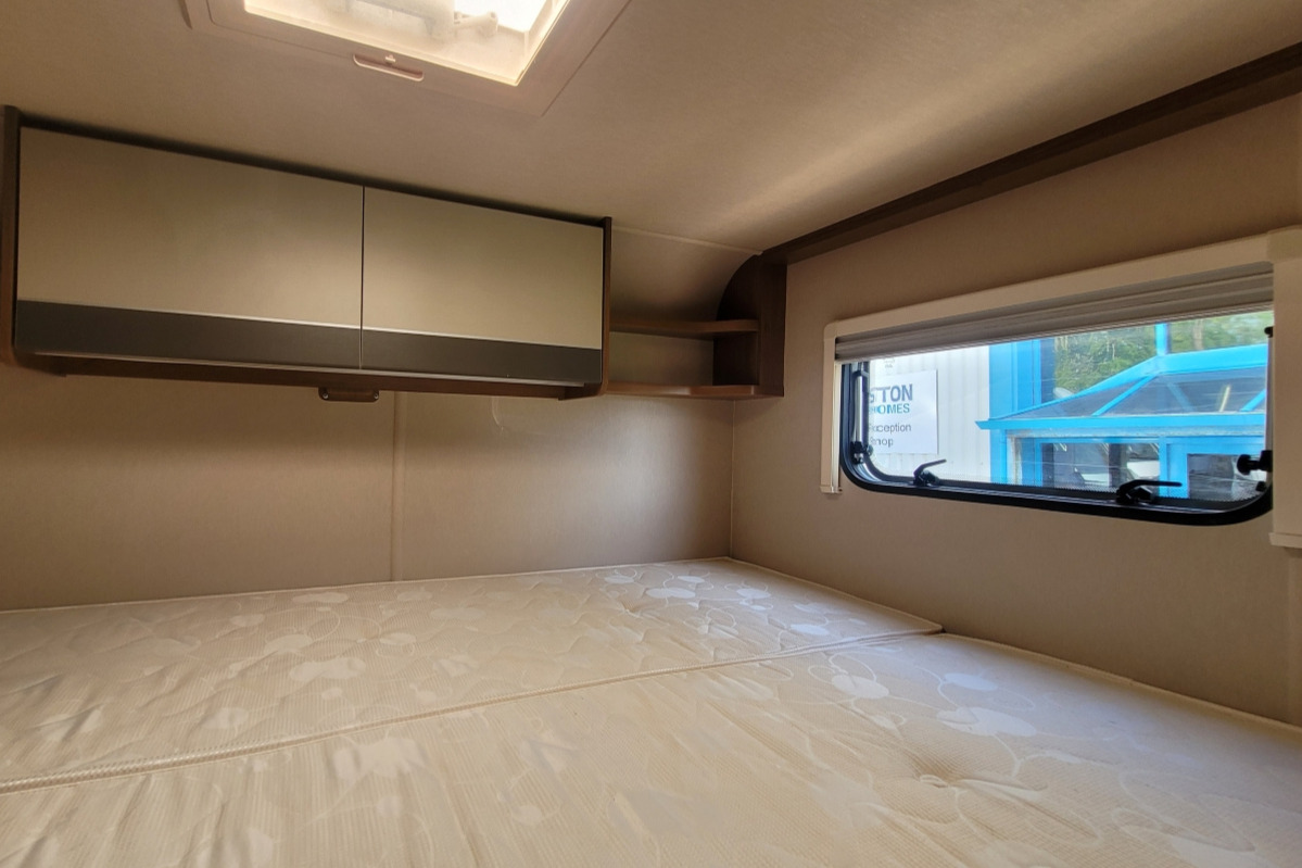 2C3988A 24 Autotrail TributeT736G WJ19TXN