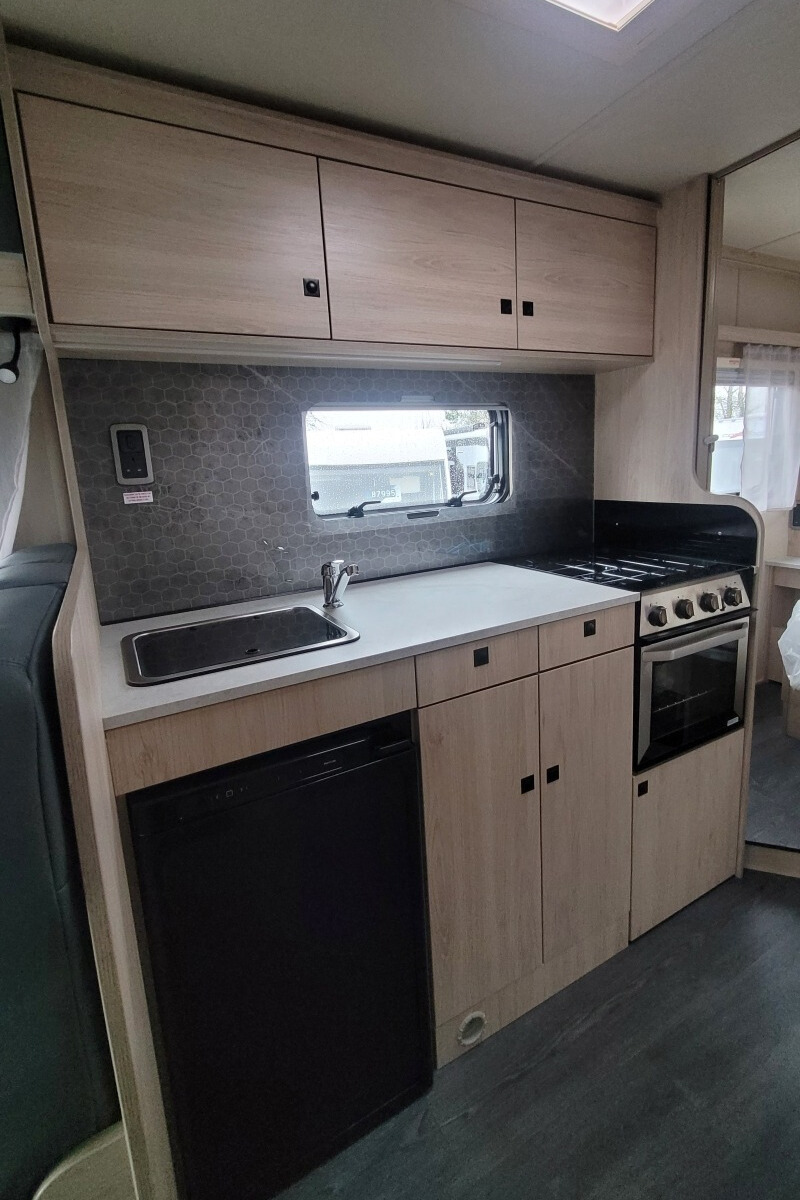 2B0846A 18 Autotrail ExpeditionC71 SMC15779