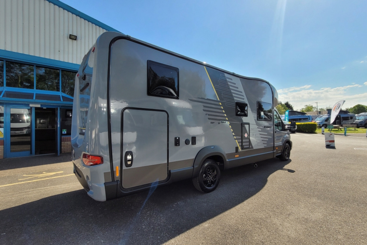 75D3A6 04 Swift Trekker584 RDSE83606