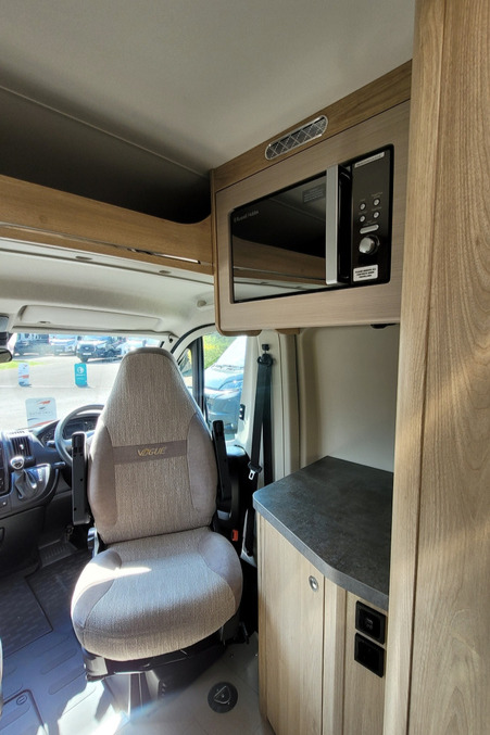 781F96 12 Elddis CV60Vogue DK70DSY