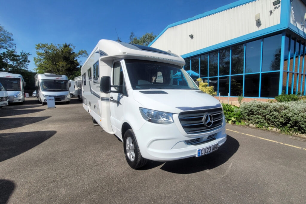 2C8FB3A_01-Autosleeper-BurfordDuo-CU23AHD.jpg