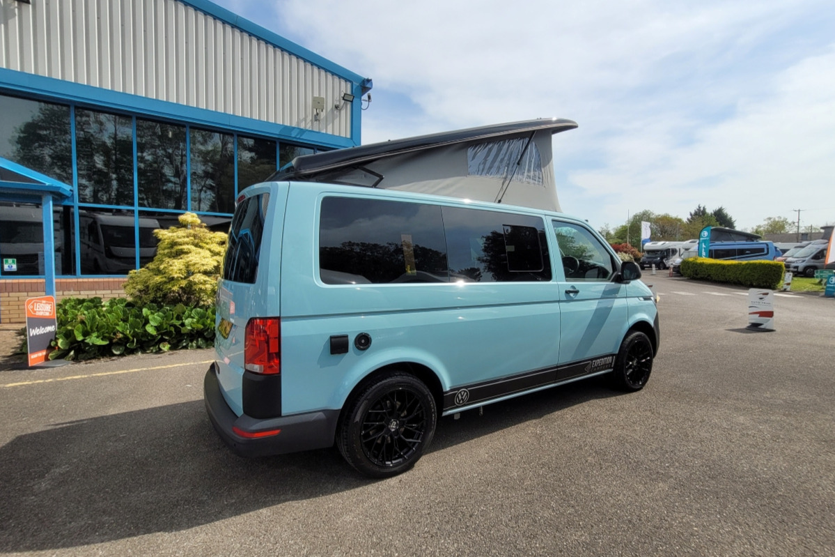 781222 04 Volkswagen ExpeditionCamper CK72NGJ
