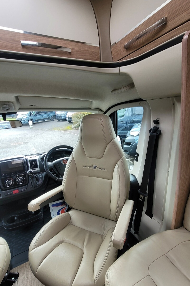 771366 09 Autotrail Comanche CL21TZW