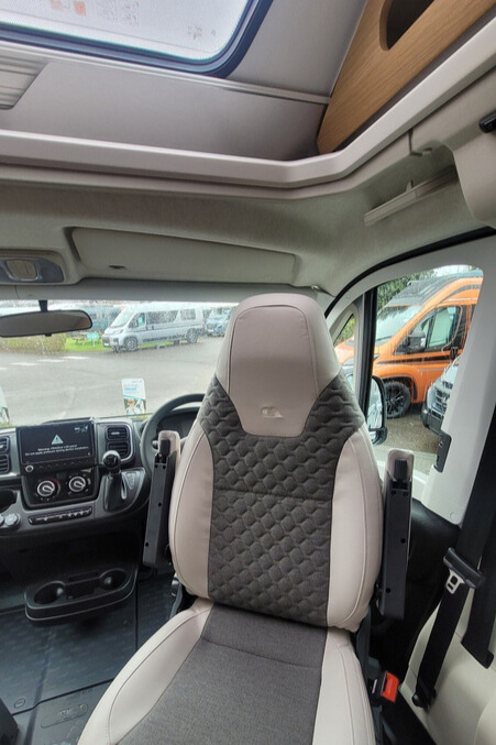 76B346 09 Adria Matrix670SL60thAnniversary SMC32149