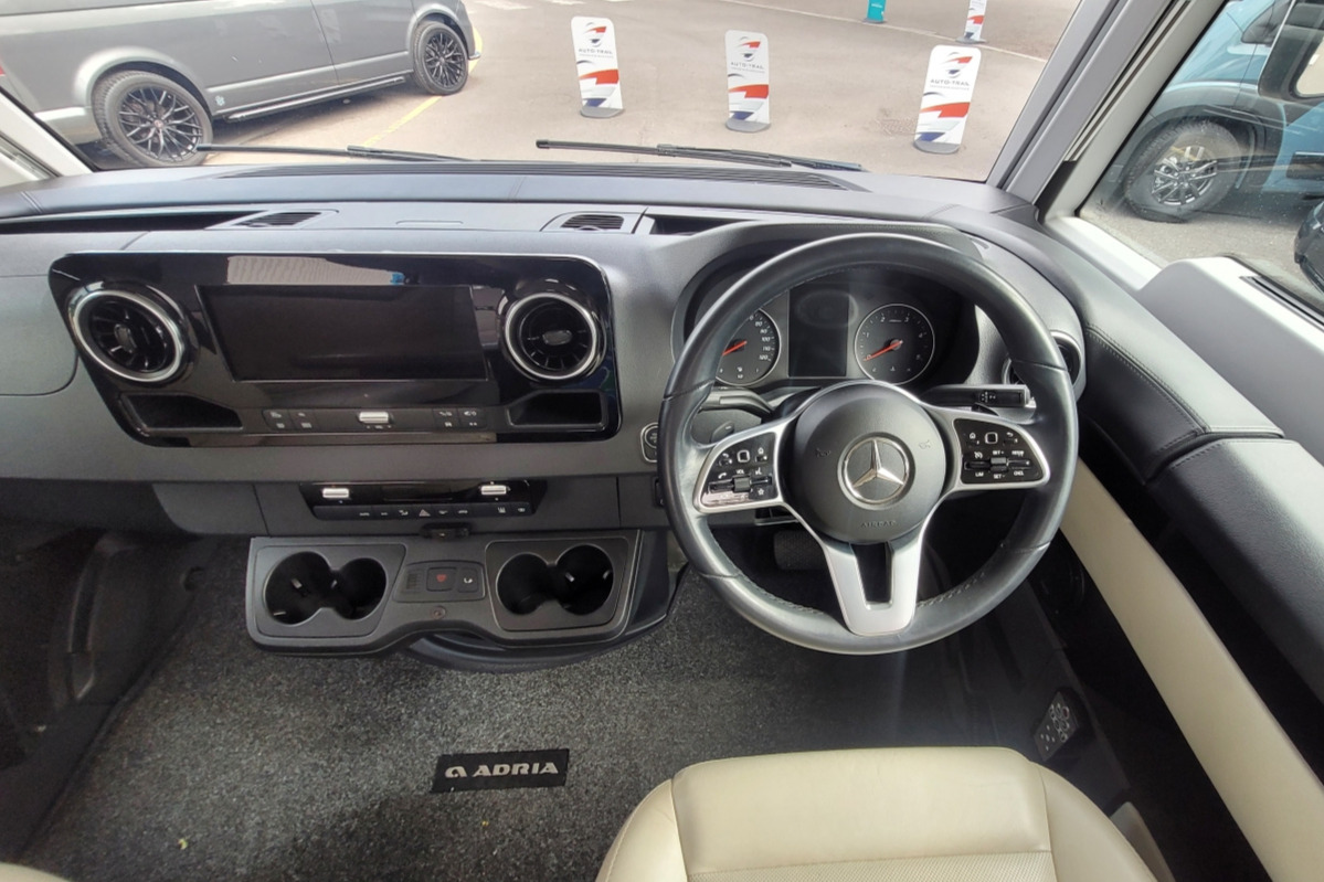 2CD74F6 07 Adria Supersonic 890LL CA23WFM