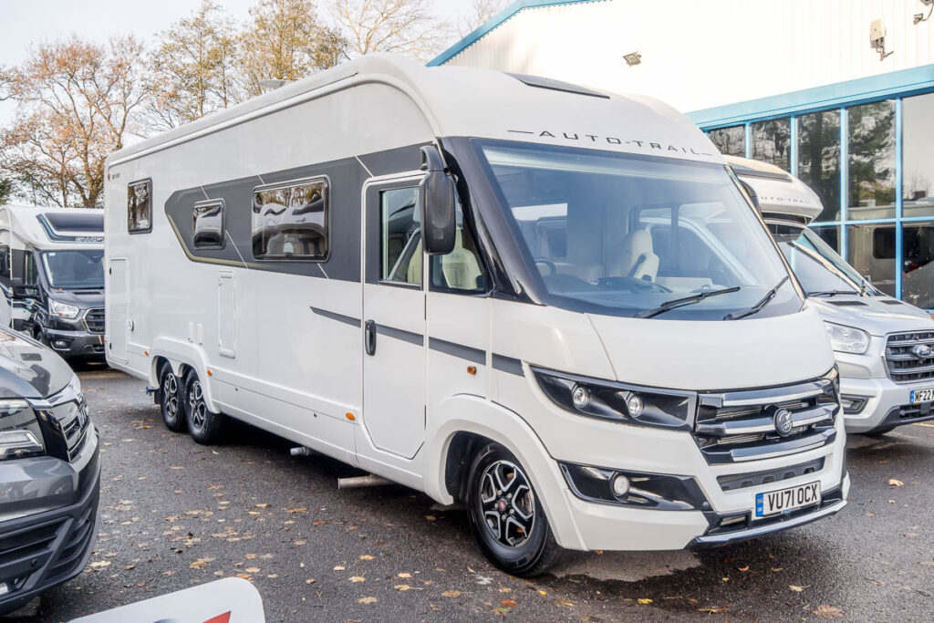 71C42E_01-2021-autotrail-GF88-VU71OCX.jpg