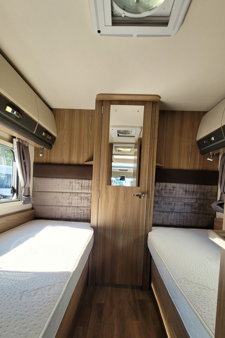 77E9E2 18 Swift KontikiSport574 DX70CPV