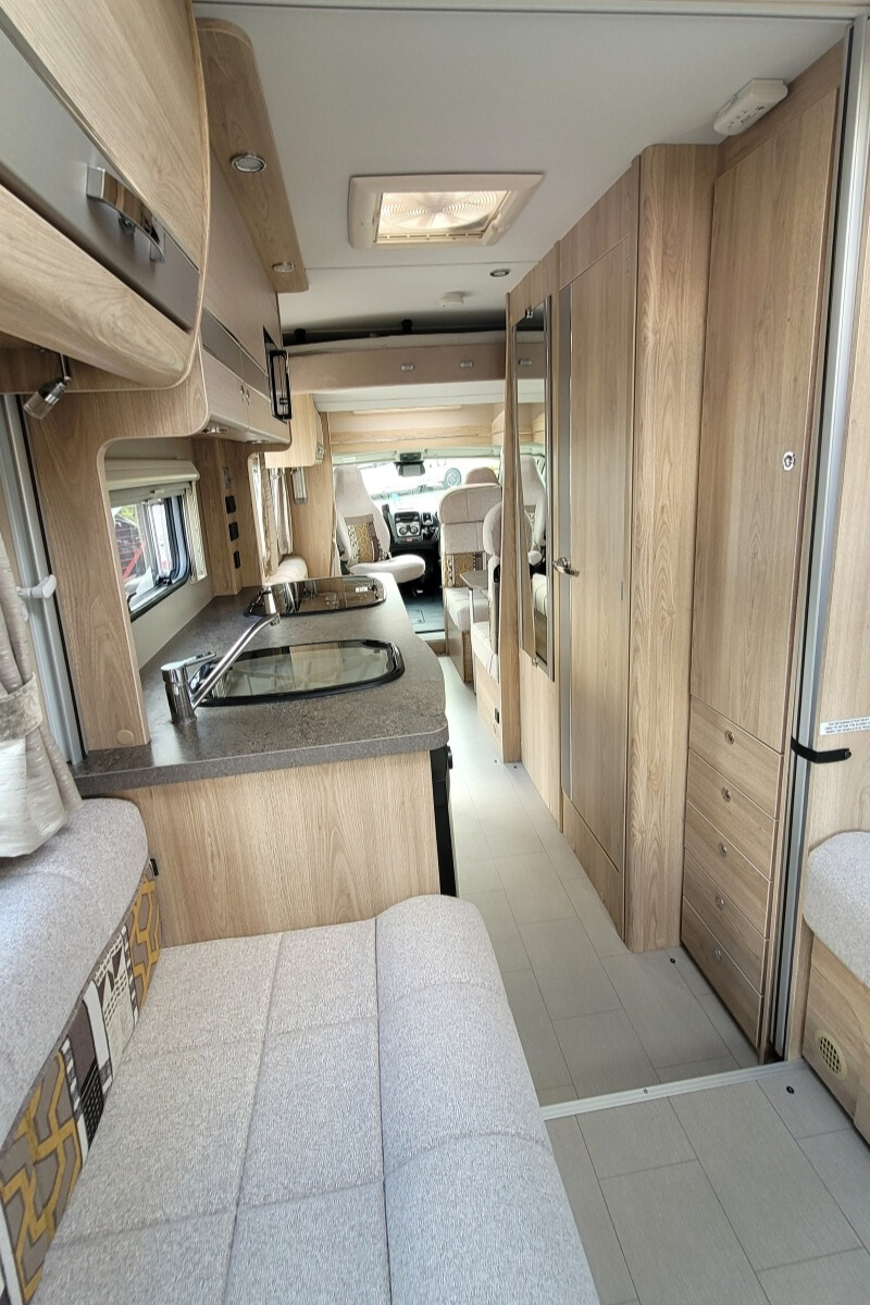 75FFB6 29 Elddis Evolution196 FX68XAF
