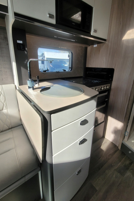 77579A 17 Swift Kontiki794 WD24VBC