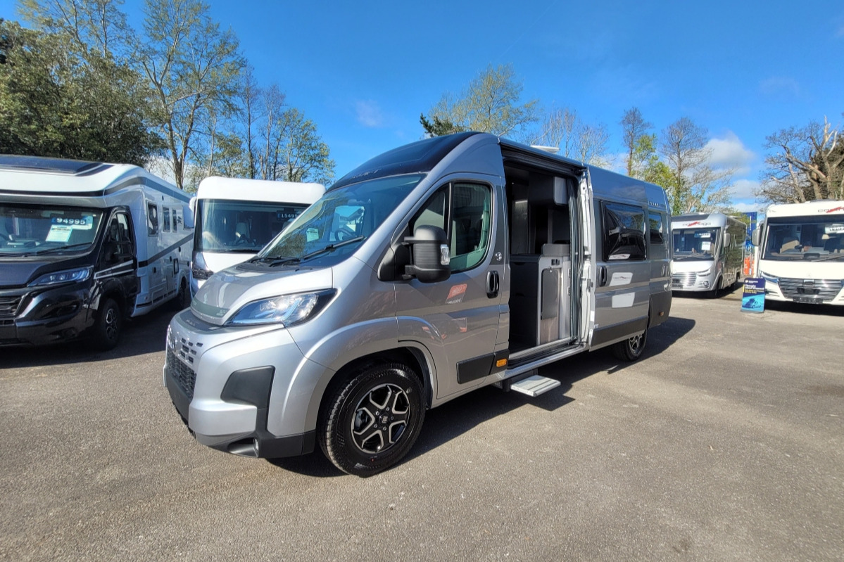 75CB6E 08 Swift Carrera194 SG070690
