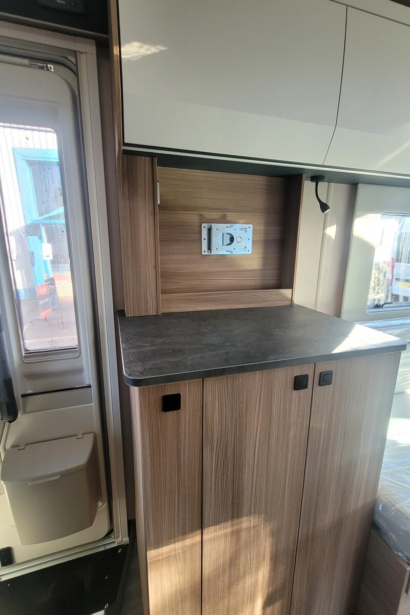 24256F2 28 Autotrail Imala615 SMB90537
