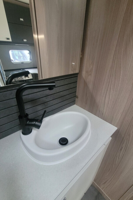 75D3DA 28 Swift Voyager540 RDSC43666