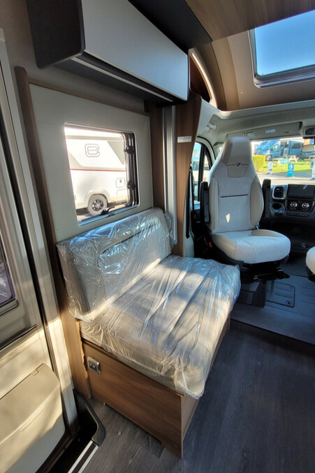2BA1112 12 Autotrail Imala736G SMC21447