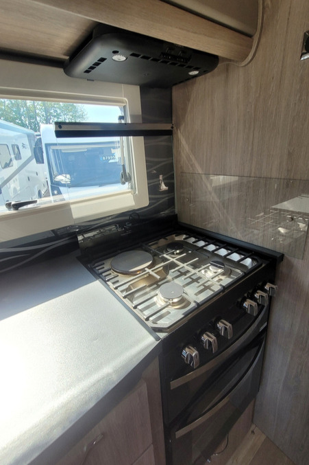 2C8FB3A 17 Autosleeper BurfordDuo CU23AHD