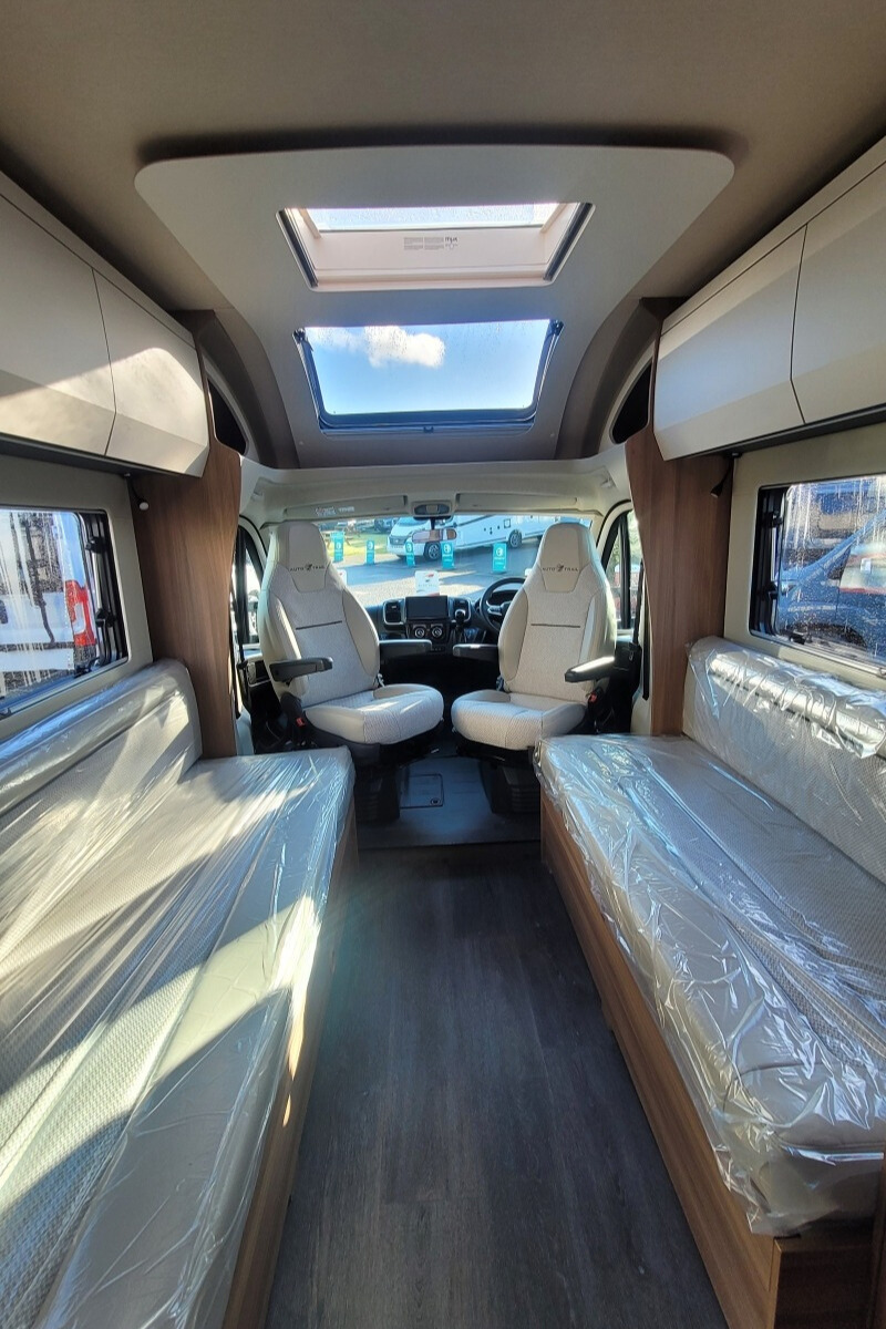 24256F2 15 Autotrail Imala615 SMB90537