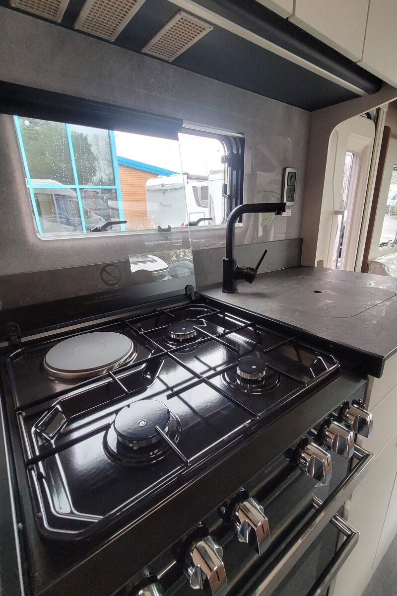 2931126 22 Autotrail Imala736 SMC16154
