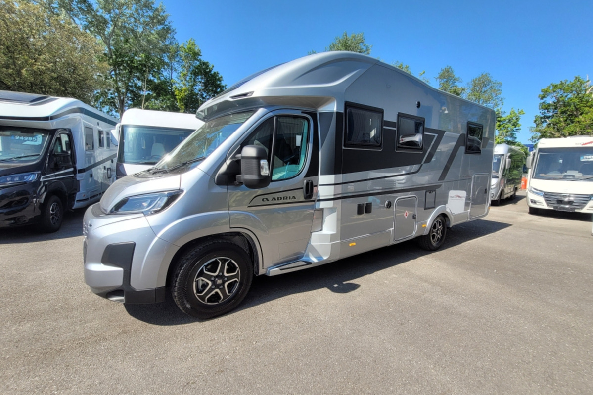 76B3C6 06 Adria MatrixSupreme670DC TMC45365