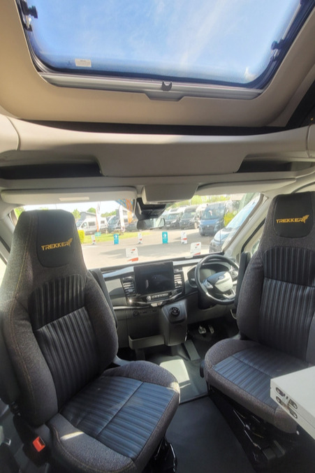 75D3AA 10 Swift Trekker594 RDSE86766