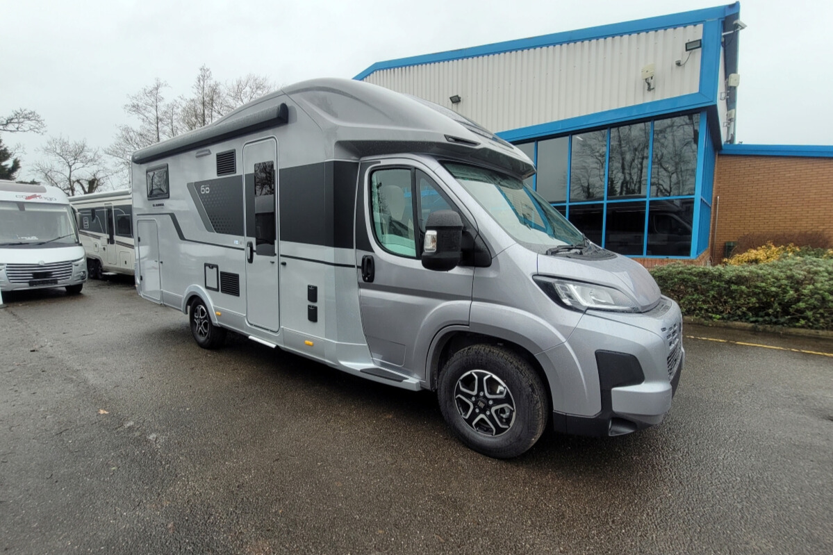 76B346 02 Adria Matrix670SL60thAnniversary SMC32149
