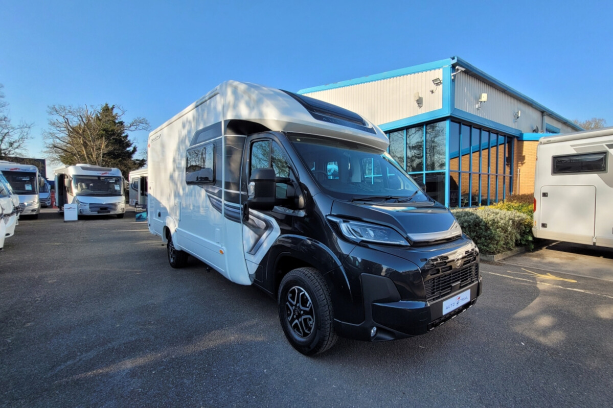 2BA1112 01 Autotrail Imala736G SMC21447