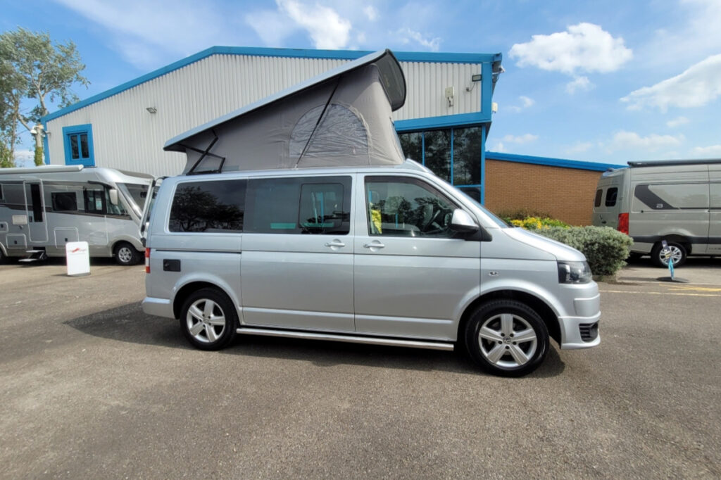 77C76E 02 Volkswagen Uberbus T5VCG