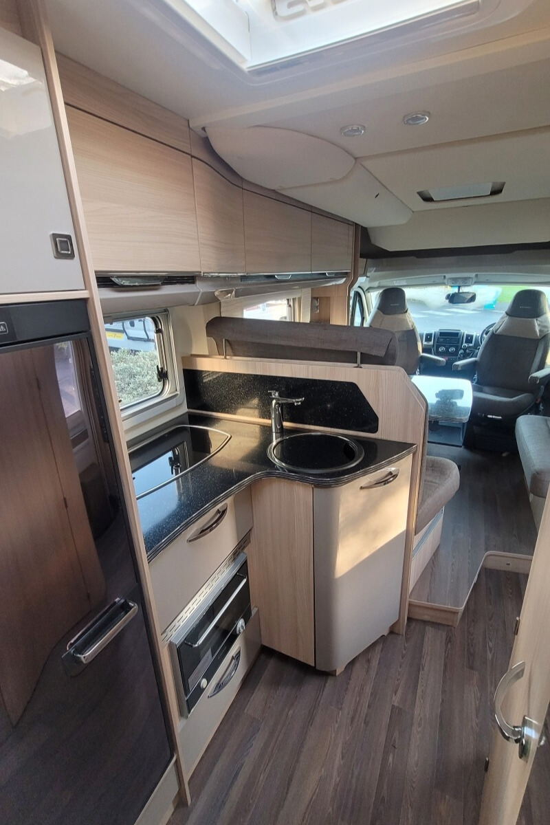 29492AE 19 Burstner IxeoIT728G WA17EVM
