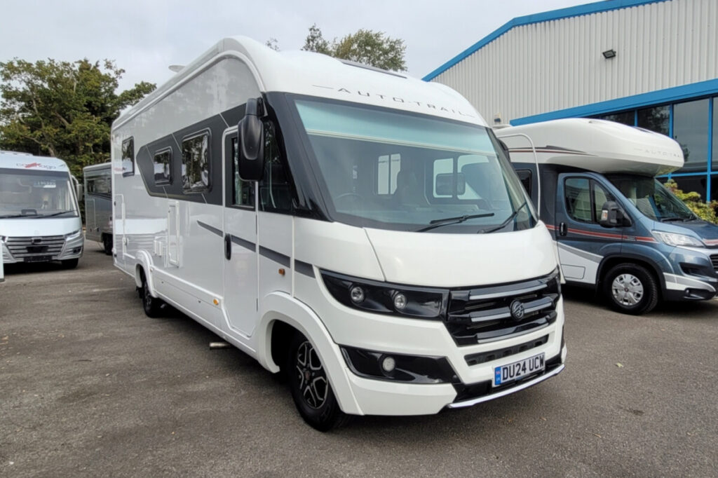 26D857A_01-Autotrail-GF80-DU24UCW.jpg