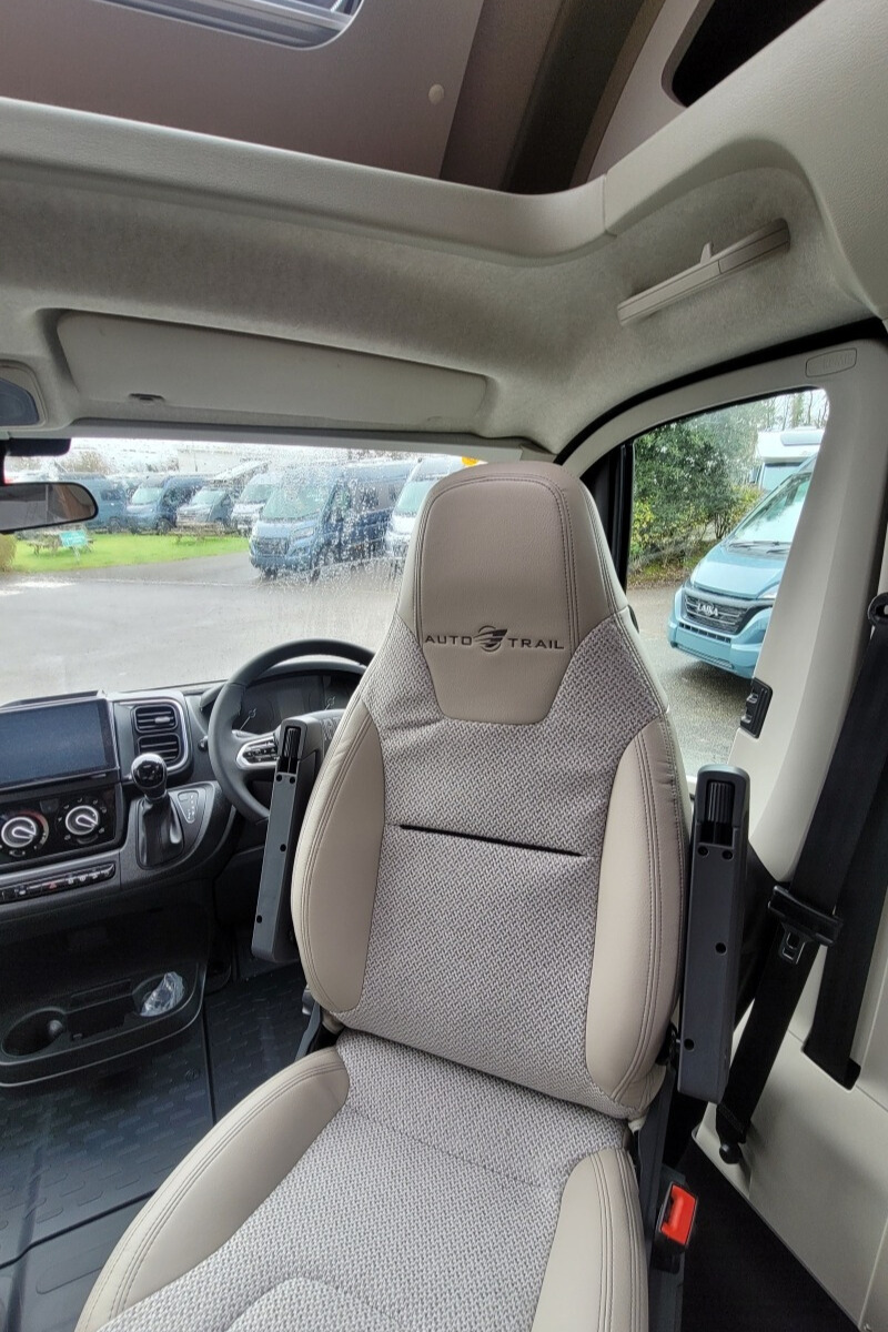 2931126 09 Autotrail Imala736 SMC16154