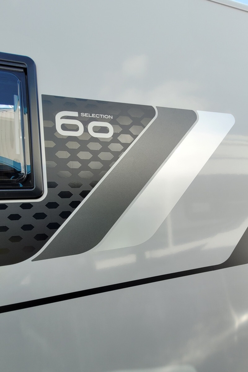 73CA7A 09 Adria Matrix670SL60th SMB08066