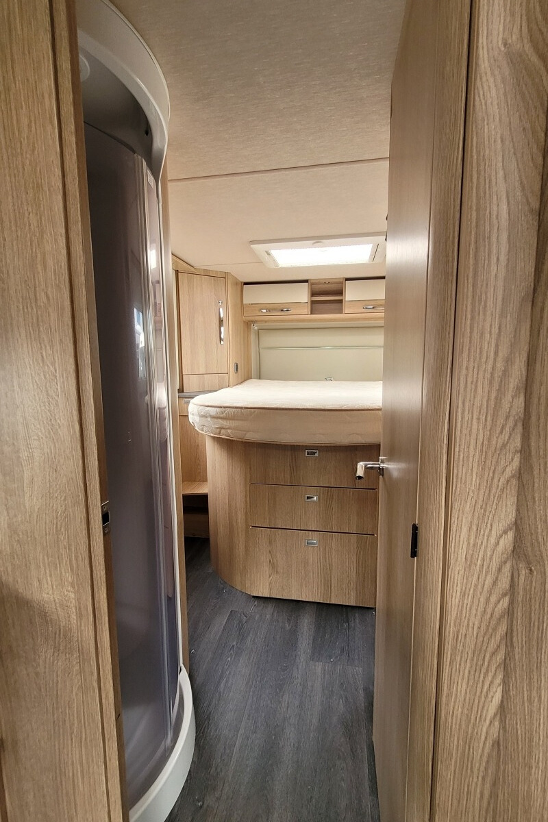 26D857A 25 Autotrail GF80 DU24UCW
