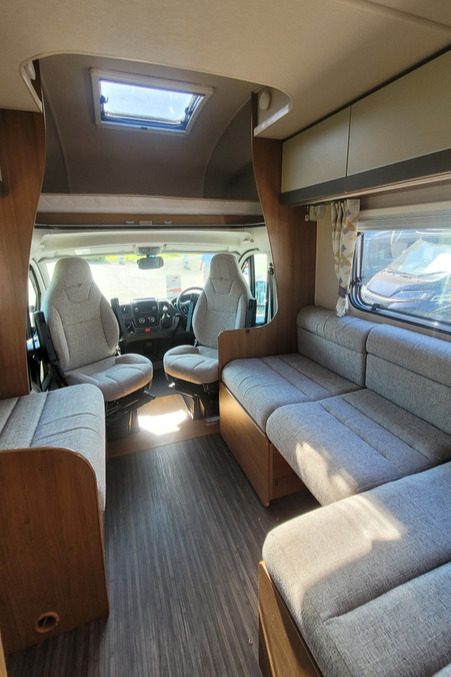 2C3988A 13 Autotrail TributeT736G WJ19TXN