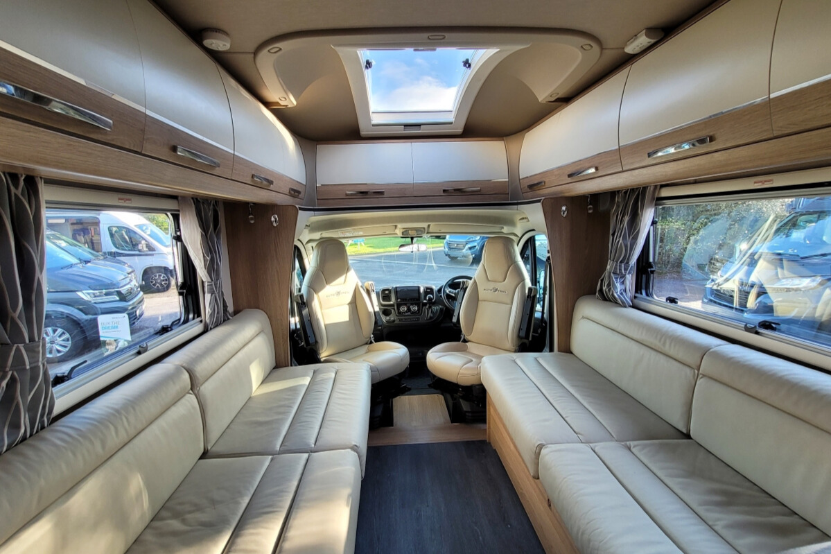 2A1F352 13 Autotrail Comanche WG25MFP