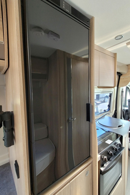 781F96 17 Elddis CV60Vogue DK70DSY