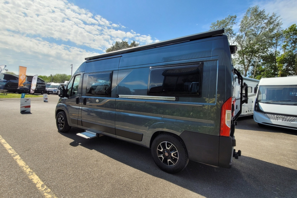 781F96 05 Elddis CV60Vogue DK70DSY