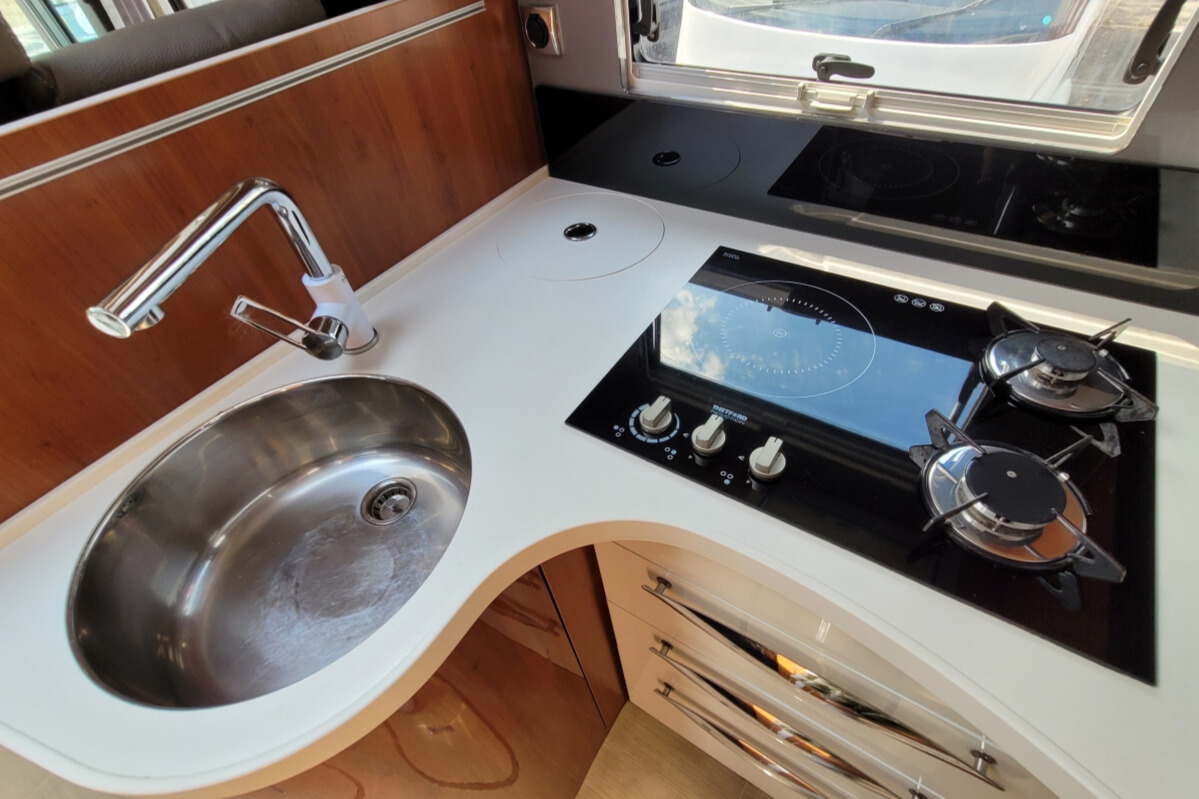 75B142 15 Mobilvetta KYacht85 PE68FPC