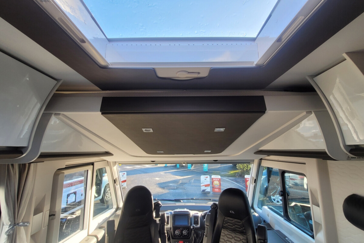 28930E2 12 Adria SonicSupreme710SL WJ71ZHG