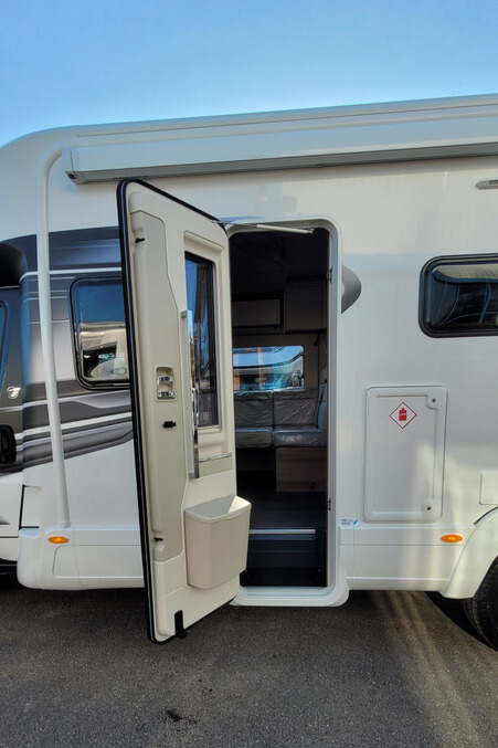 2BA1112 08 Autotrail Imala736G SMC21447