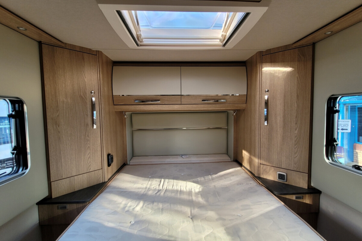 2A1F352 24 Autotrail Comanche WG25MFP