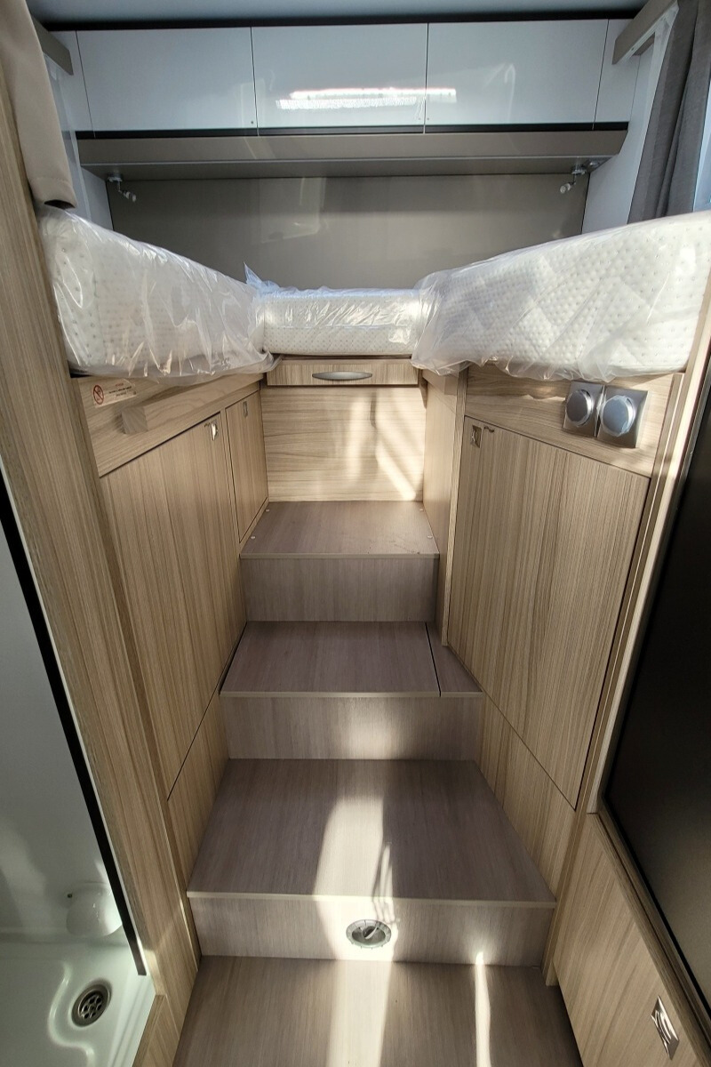 769CD2 25 Adria CompactSupremeDL SMC15818