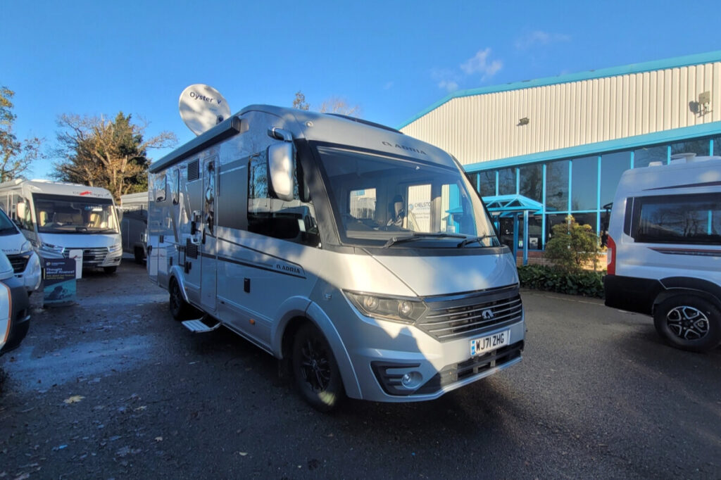 28930E2_01-Adria-SonicSupreme710SL-WJ71ZHG.jpg