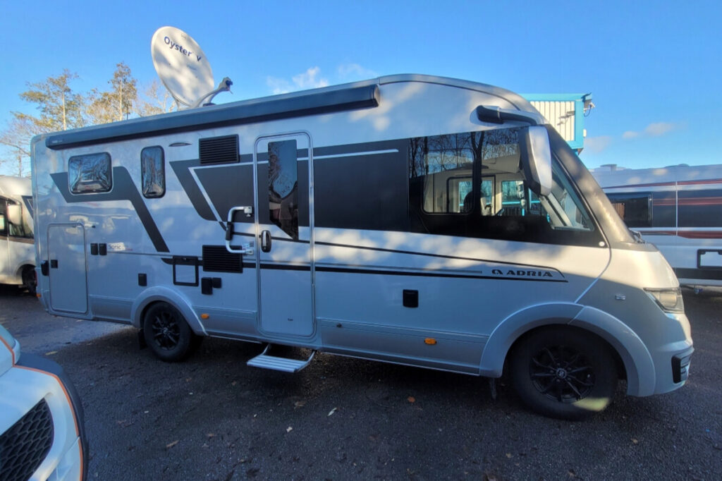 28930E2 02 Adria SonicSupreme710SL WJ71ZHG