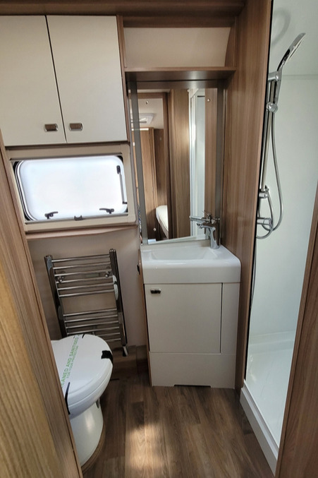 77E9E2 23 Swift KontikiSport574 DX70CPV