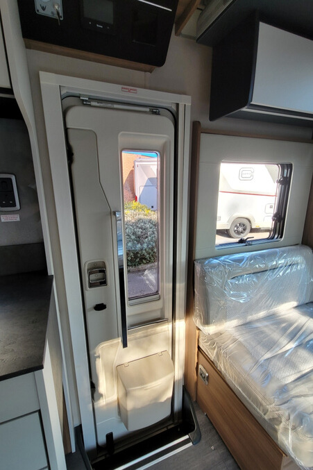 2BA1112 31 Autotrail Imala736G SMC21447