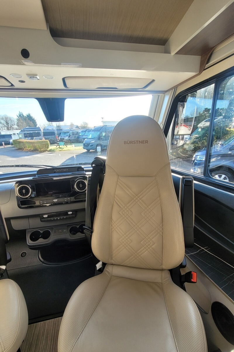 29490E6 10 Burstner EleganceI920G WR73VSY